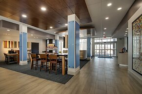 Holiday Inn Express & Suites Mount Vernon by IHG