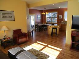 Mountain Modern 4 Bedroom Holiday Home By Pinon Vacation Rentals