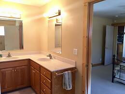 Mountain Modern 4 Bedroom Holiday Home By Pinon Vacation Rentals