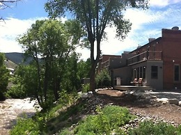 River House Upstream 2 Bedroom Holiday Home By Pinon Vacation Rentals