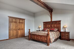 No 2 Luxurious Castle Glen Estate