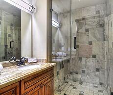 No 4 Grand 8 Bedroom Estate at Castle Glen