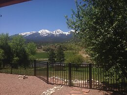 River Lover's 3 Bedroom Holiday Home By Pinon Vacation Rent.