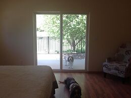 River Lover's 3 Bedroom Holiday Home By Pinon Vacation Rent.