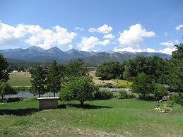 River Lover's 3 Bedroom Holiday Home By Pinon Vacation Rent.