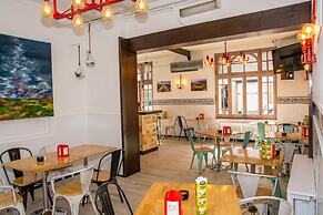 Hostal Emporda