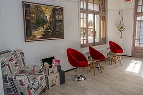 Hostal Emporda