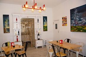 Hostal Emporda