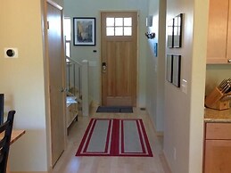 The River Side 2 Bedroom Holiday Home By Pinon Vacation Rentals