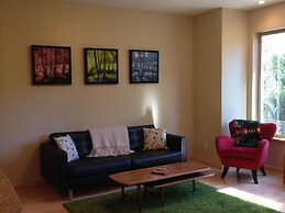 The River Side 2 Bedroom Holiday Home By Pinon Vacation Rentals