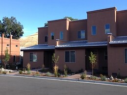 The River Side 2 Bedroom Holiday Home By Pinon Vacation Rentals