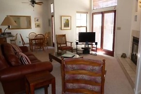 Villa on the Green 2 Bedroom Holiday Home By Pinon Vacation Rentals