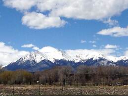 Villa on the Green 2 Bedroom Holiday Home By Pinon Vacation Rentals