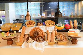 Novotel Guwahati GS Road Hotel