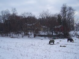 Fallen Tree Farm Bed & Breakfast