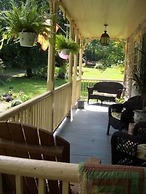 Fallen Tree Farm Bed & Breakfast