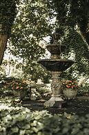 Fallen Tree Farm Bed & Breakfast