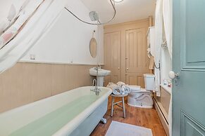 Fallen Tree Farm Bed & Breakfast