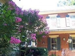 Fallen Tree Farm Bed & Breakfast