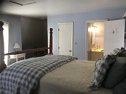 Fallen Tree Farm Bed & Breakfast