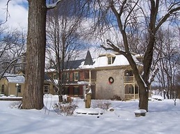 Fallen Tree Farm Bed & Breakfast