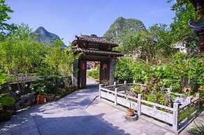 Yangshuo Scenic Mountain Retreat