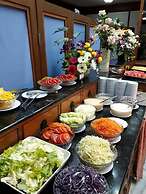 Royal Twins Palace Hotel