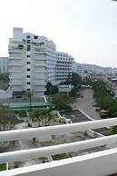 Royal Twins Palace Hotel