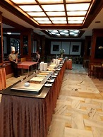 Royal Twins Palace Hotel