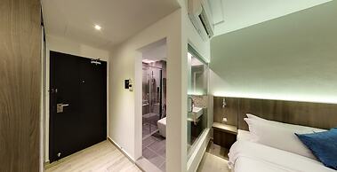 Flora by Crossroads Hotel