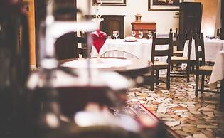 Quari Hotel Restaurant & Pizza