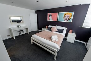 Brighton Holiday Village *Parking Included*