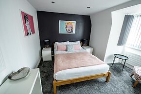 Brighton Holiday Village *Parking Included*