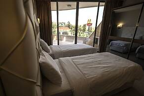 Delora Hotel and Suites