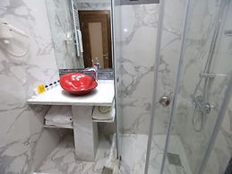 Delora Hotel and Suites