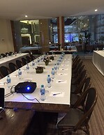 Delora Hotel and Suites