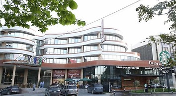 Delora Hotel and Suites