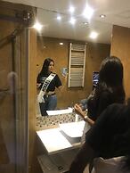 Delora Hotel and Suites