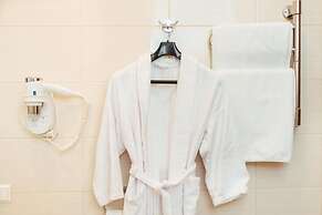 Adagio Renaissance Hotel