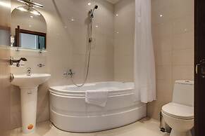 Adagio Renaissance Hotel