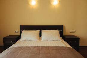 Adagio Renaissance Hotel