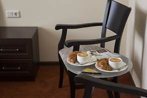 Adagio Renaissance Hotel