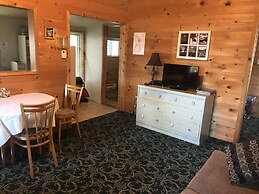 Longmuir's Hidden Cove Cottage Resort