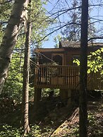 Longmuir's Hidden Cove Cottage Resort