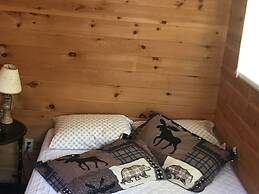 Longmuir's Hidden Cove Cottage Resort