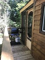 Longmuir's Hidden Cove Cottage Resort