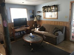 Longmuir's Hidden Cove Cottage Resort