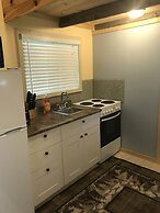 Longmuir's Hidden Cove Cottage Resort