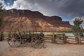 Red Cliffs Lodge