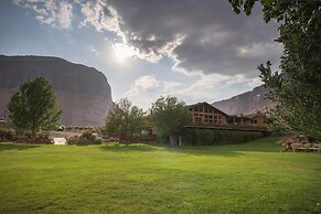 Red Cliffs Lodge Moab